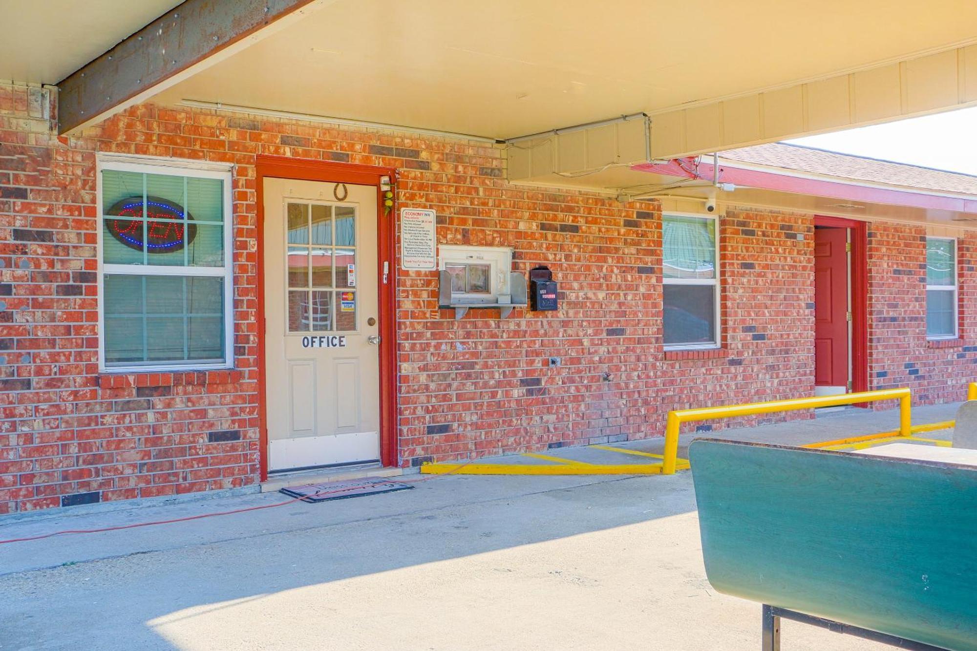 Economy Inn By Oyo Lockport Near Houma Exterior photo