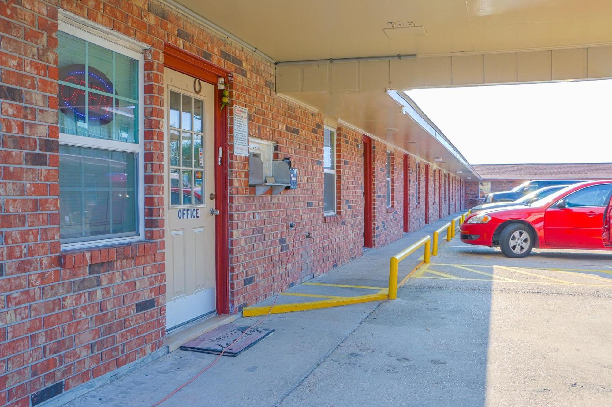 Economy Inn By Oyo Lockport Near Houma Exterior photo